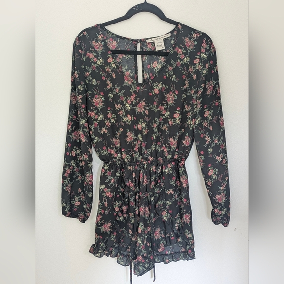 American Rag black floral print long sleeve drawstring waist romper size M EUC - Picture 2 of 10